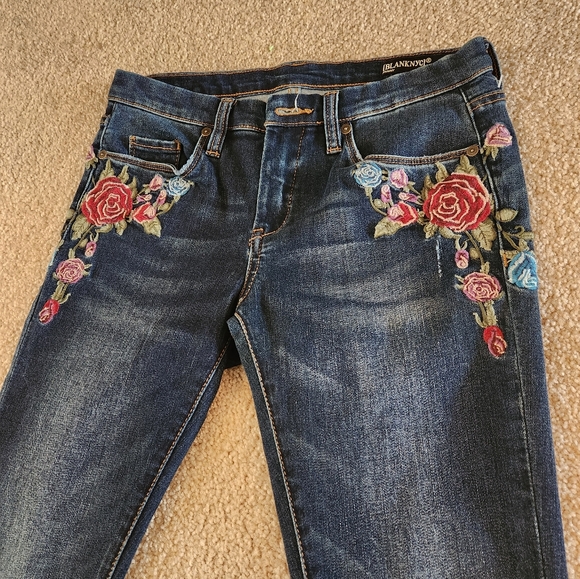Embroidered Blue Jeans for Women - Picture 2 of 9